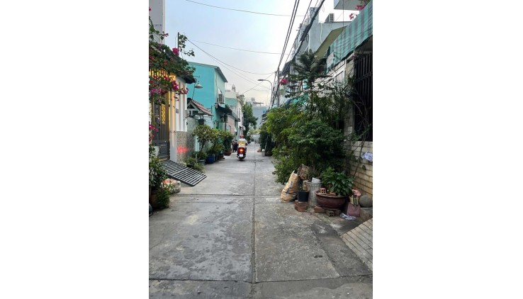 LÊ VĂN QUỚI, HẺM XE HƠI 5M, NGAY NGÃ TƯ 4 XÃ, 2 TẦNG, 36M2, SỔ ĐẸP HOÀN CÔNG ĐỦ, GIÁ CHỈ HƠN 3 TỶ